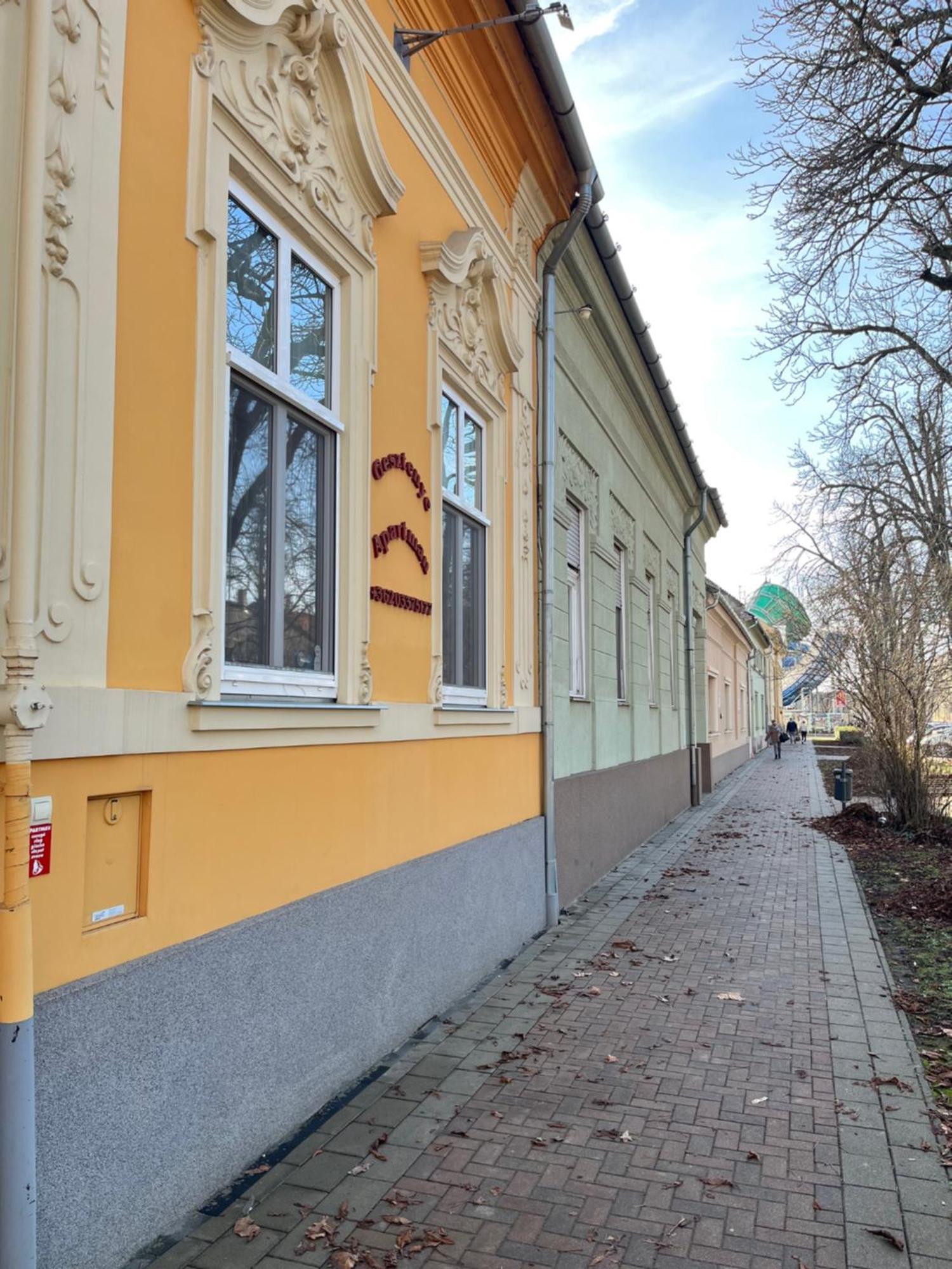Gesztenye Apartman Makó Exteriér fotografie
