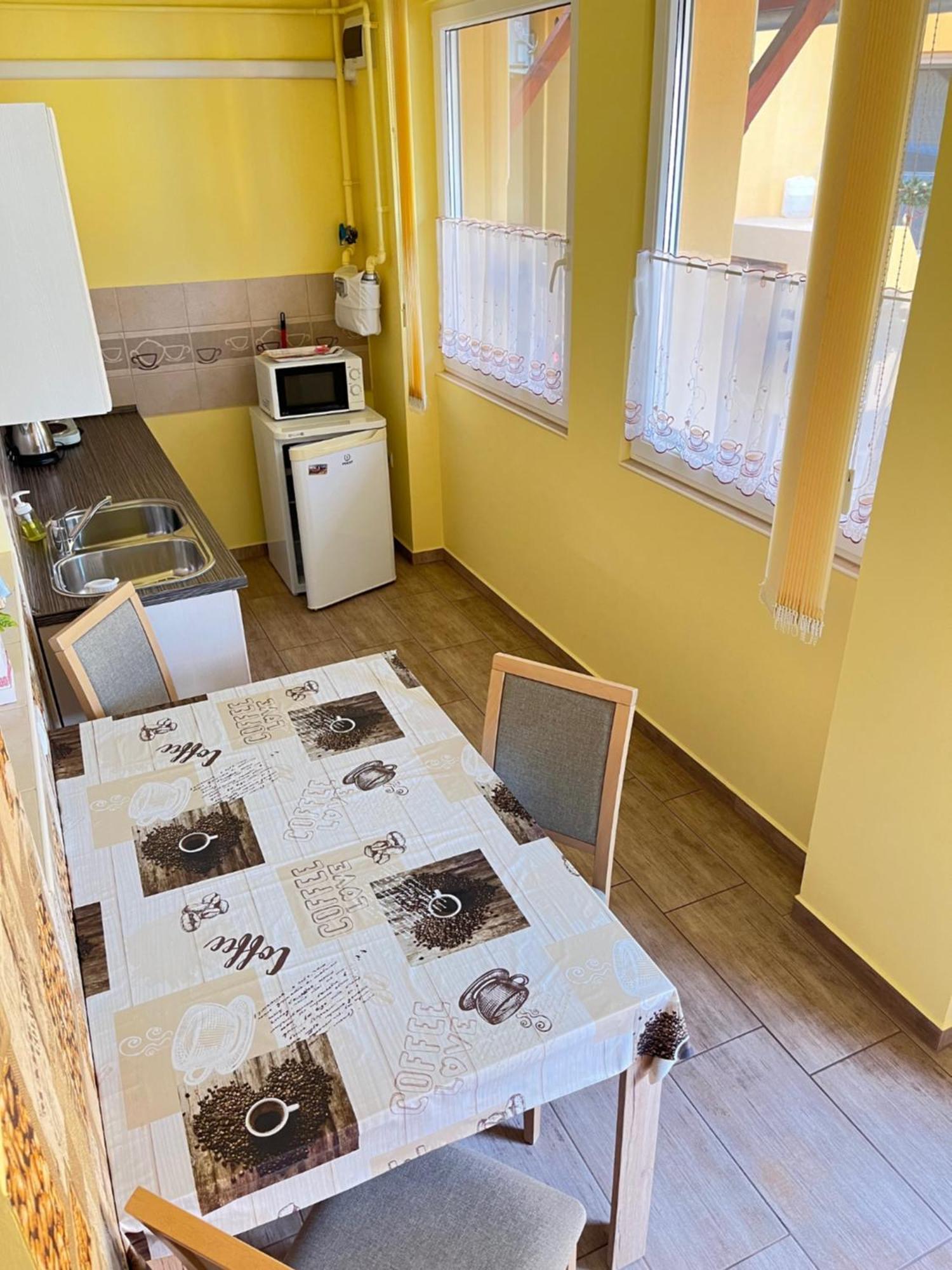 Gesztenye Apartman Makó Exteriér fotografie
