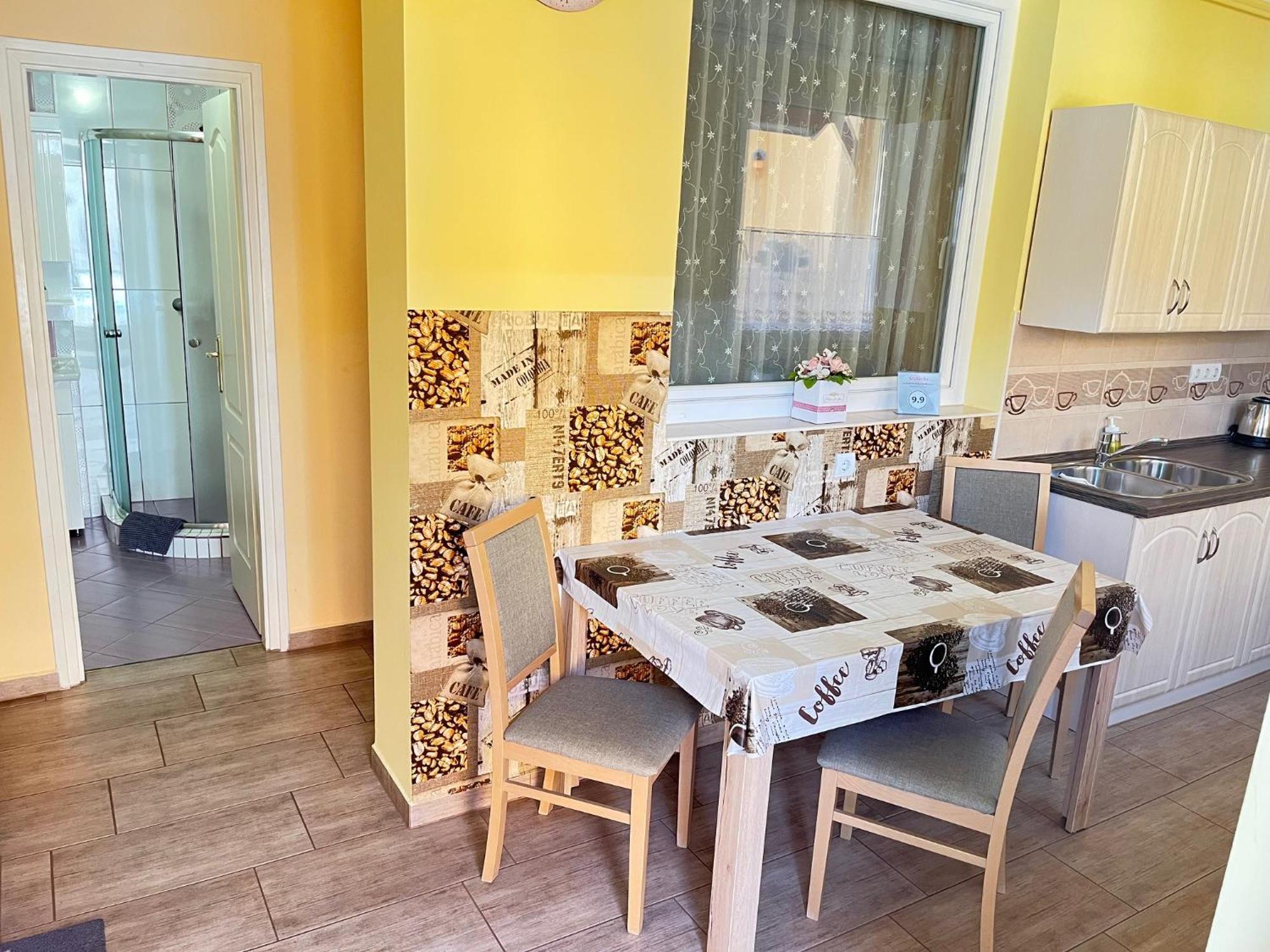 Gesztenye Apartman Makó Exteriér fotografie