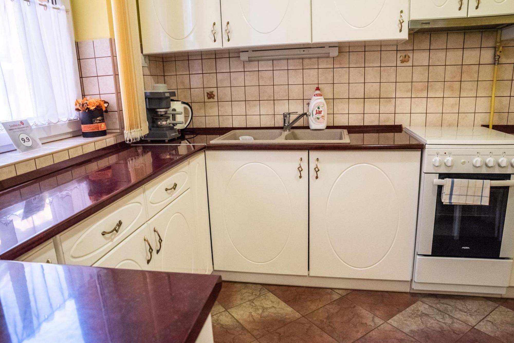 Gesztenye Apartman Makó Exteriér fotografie