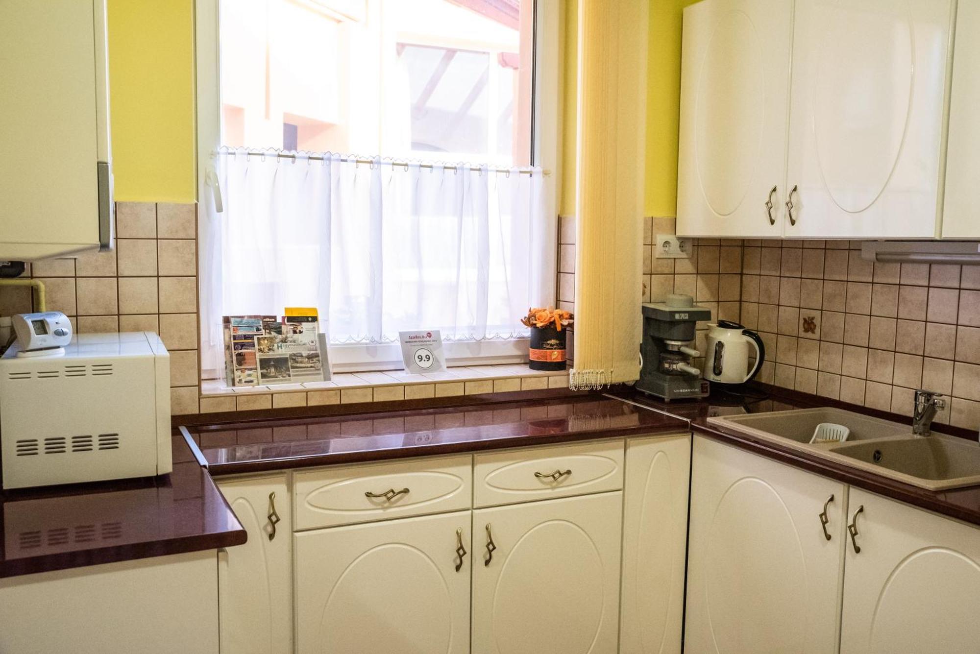 Gesztenye Apartman Makó Exteriér fotografie